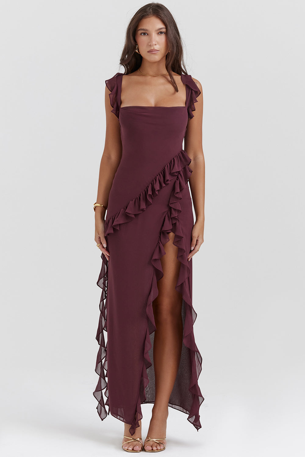 Trägerloses Maxikleid mit Rüschen und Volantrock