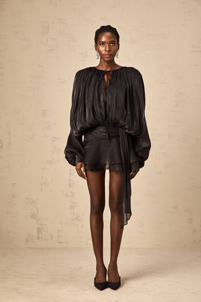 Schwarzes Plissee-Minikleid mit Rüschen – Romantisch & Elegant