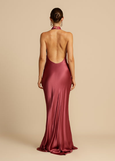 Langes Kleid mit fließendem Schnitt und Trägern
