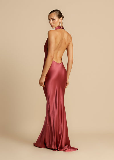 Langes Kleid mit fließendem Schnitt und Trägern