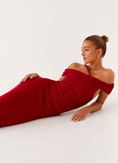 Rückenfreies Maxikleid mit Neckholder und fließendem Schnitt