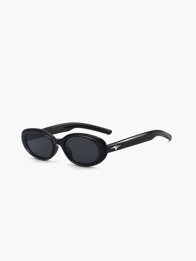 Runde Sonnenbrille mit großem Rahmen und getönten Gläsern