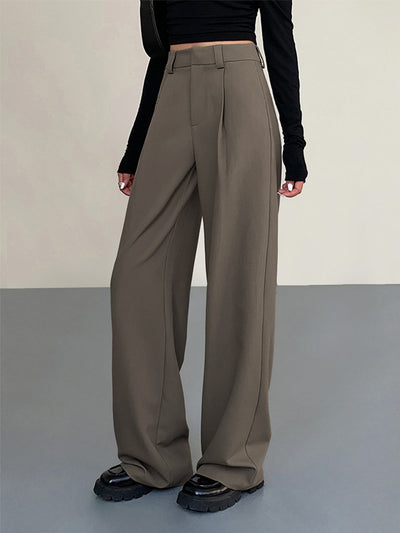 Bundfaltenhose mit elastischem Bund und seitlichen Taschen