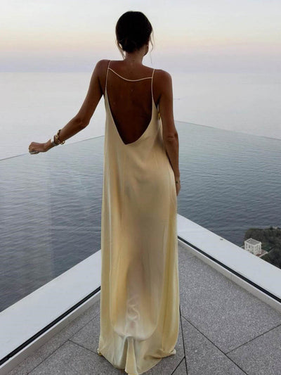 Langes Kleid mit offenem Rücken und Schlüssellochausschnitt