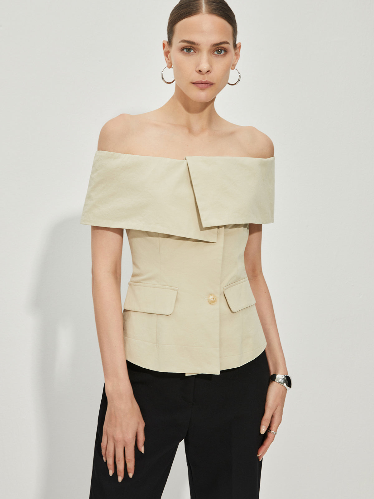 ZURIA │ Schmaler Off-Shoulder-Patchwork-Blazer