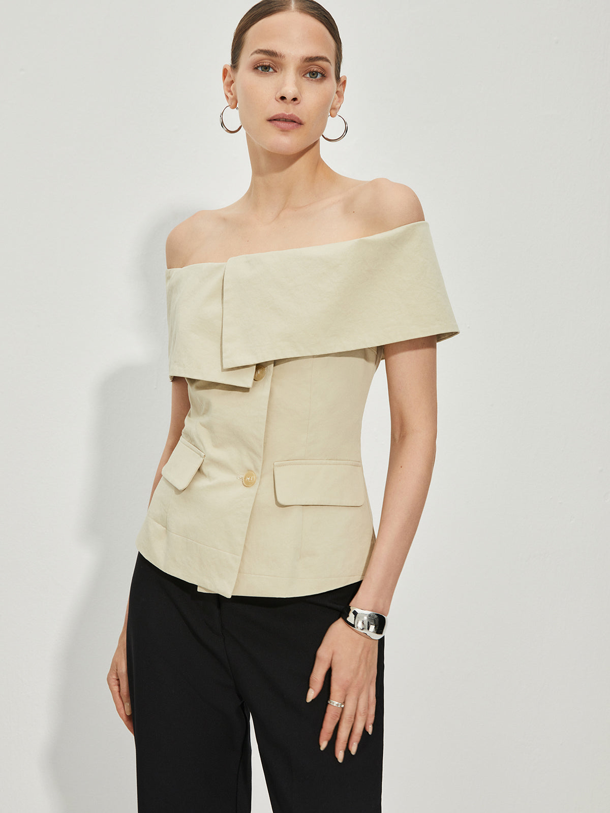 ZURIA │ Schmaler Off-Shoulder-Patchwork-Blazer