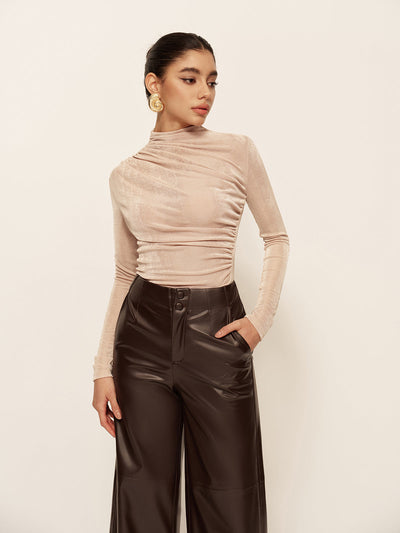 ZURIA | Vielseitiges, gerafftes Slim-T-Shirt