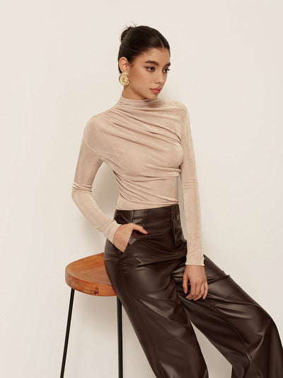 ZURIA | Vielseitiges, gerafftes Slim-T-Shirt