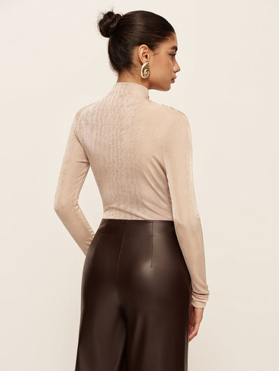 ZURIA | Vielseitiges, gerafftes Slim-T-Shirt