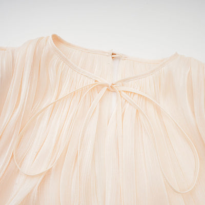 Weißes Maxikleid mit Schleife – Eleganz für besondere Anlässe