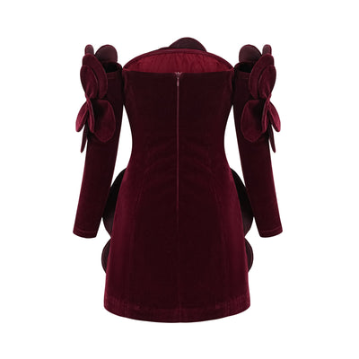 Rotes Minikleid mit Blumenapplikationen – Feminine Eleganz