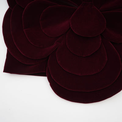 Rotes Minikleid mit Blumenapplikationen – Feminine Eleganz