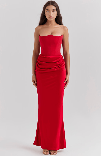Langes trägerloses Abendkleid mit Drapierung – Eleganz in Schwarz