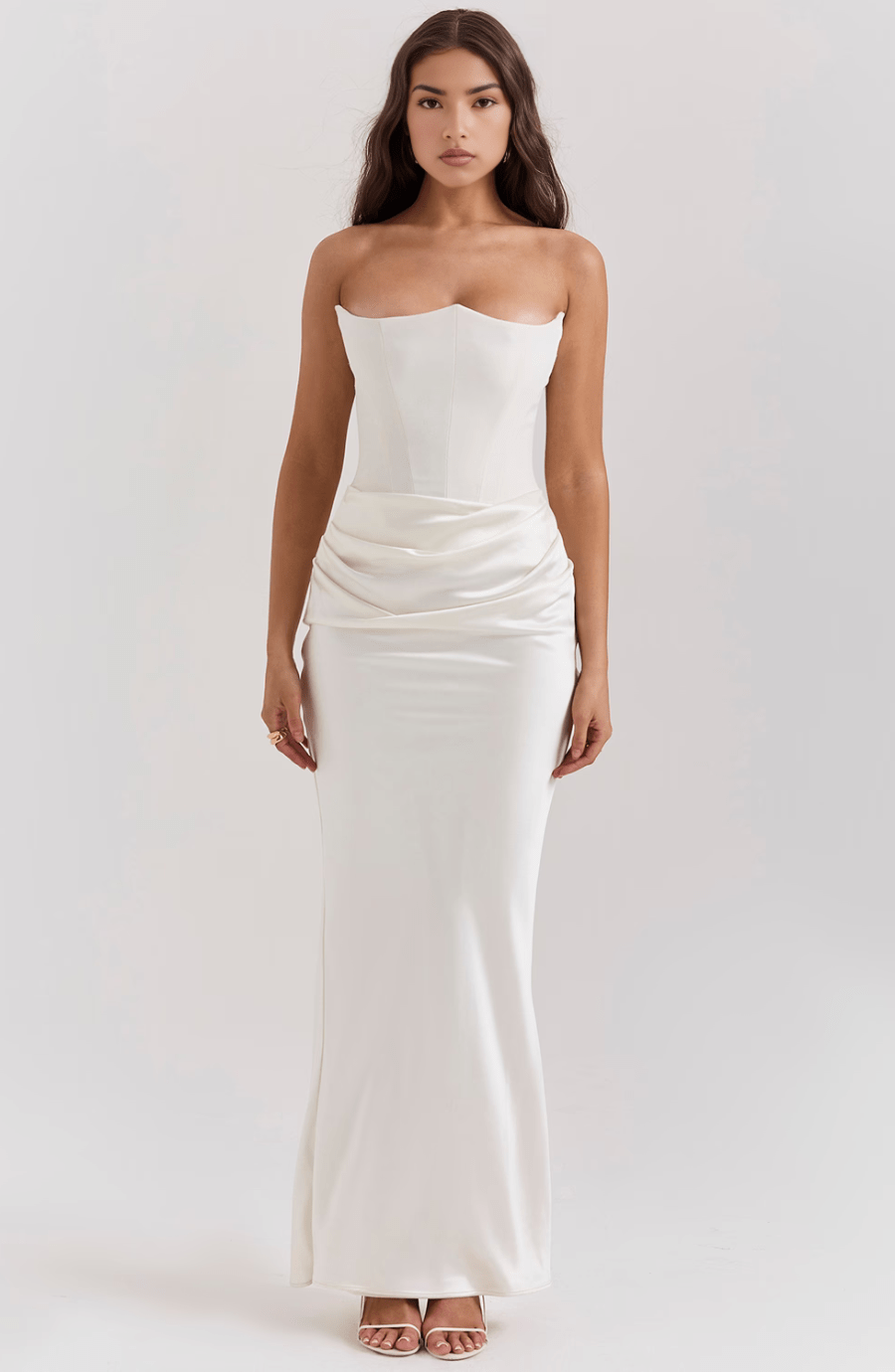 Langes trägerloses Abendkleid mit Drapierung – Eleganz in Schwarz