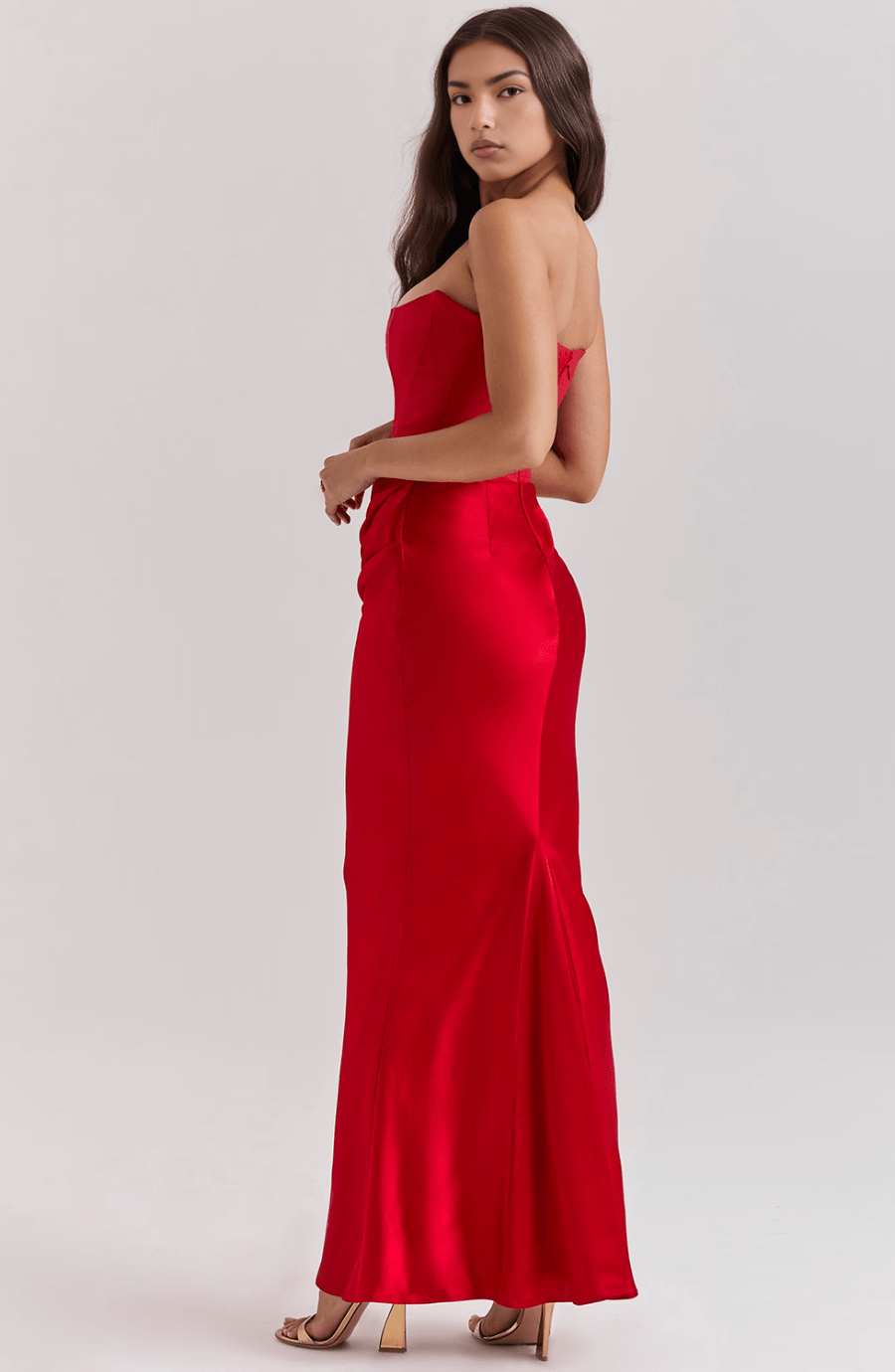 Langes trägerloses Abendkleid mit Drapierung – Eleganz in Schwarz