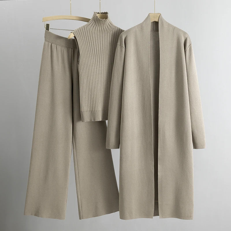 ZURIA │ Bequemes dreiteiliges Set