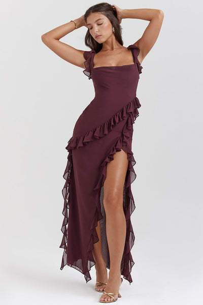 Trägerloses Maxikleid mit Rüschen und Volantrock