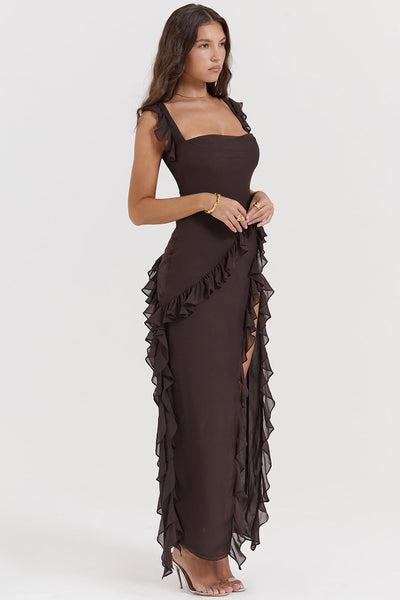 Trägerloses Maxikleid mit Rüschen und Volantrock
