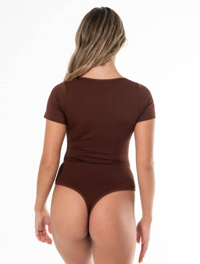 ZURIA │ bequemer Body mit quadratischem Ausschnitt
