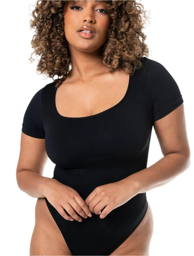 ZURIA │ bequemer Body mit quadratischem Ausschnitt