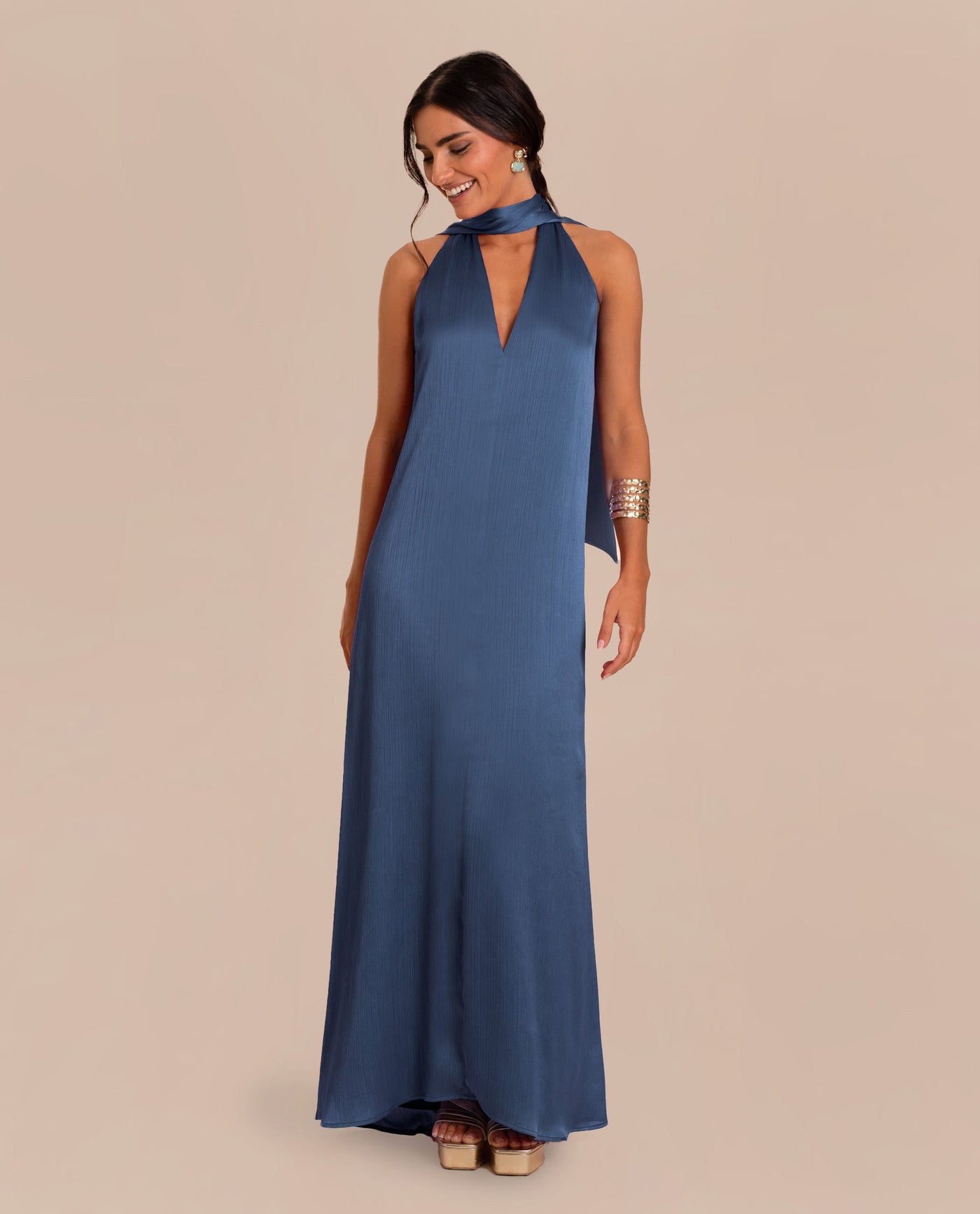 Langärmeliges Midikleid mit Bindegürtel in Blau